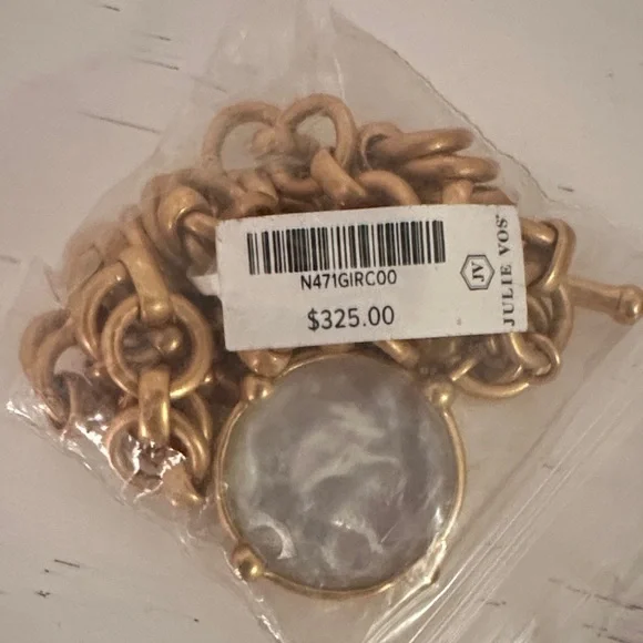 Julie Vos Honeybee Demi Necklace Elegant Gold Chain Necklace with White Pendant - Picture 5 of 5